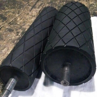 ∅406х950 барабан футерованый с приварным валом